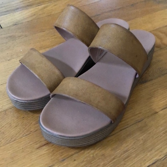 Platform sandal - Picture 1 of 2